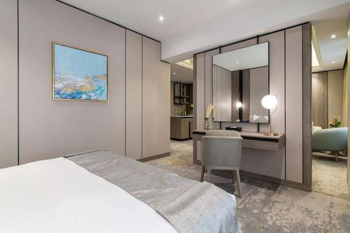 Room 14 of 36