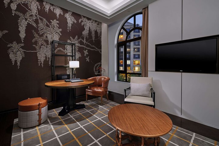 Room 27 of 65