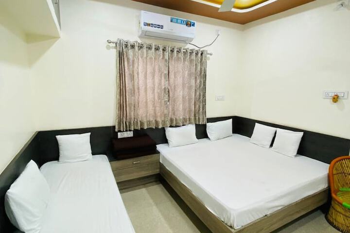 Room 2 of 11