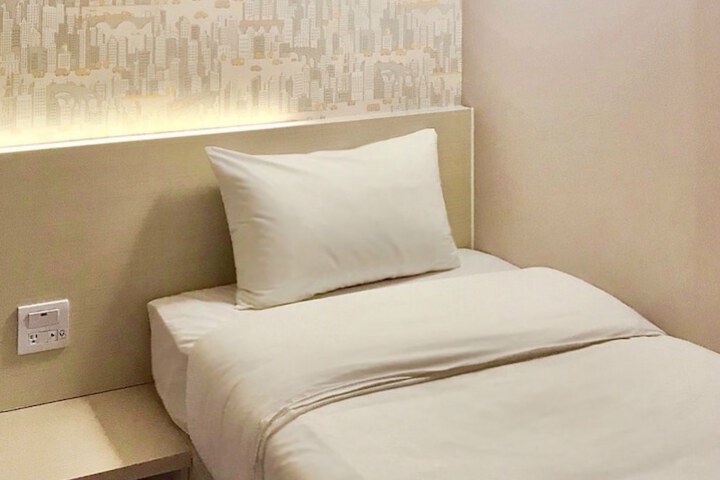Room 13 of 52