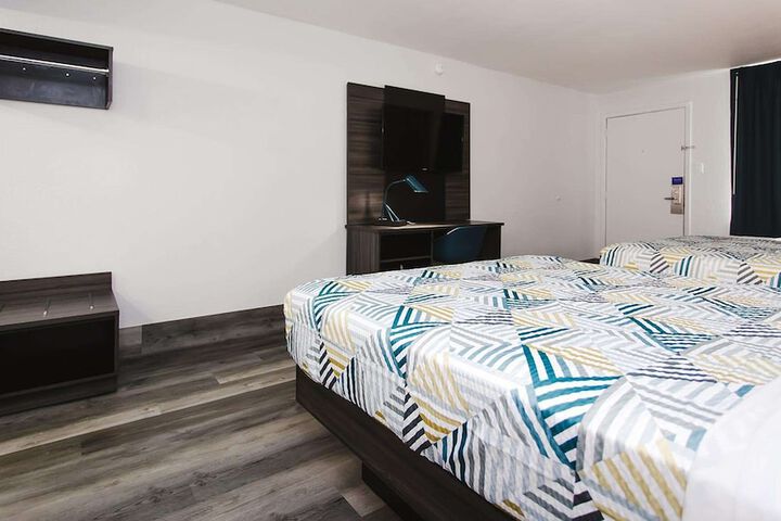 Room 10 of 50