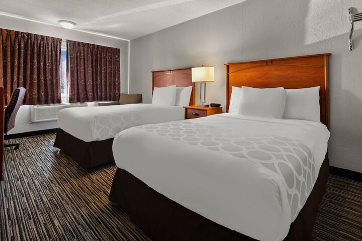 2 Double Beds (1 of 10)
