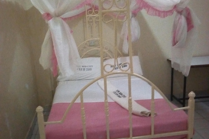 Room 4 of 22