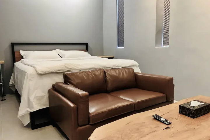 Room 6 of 7