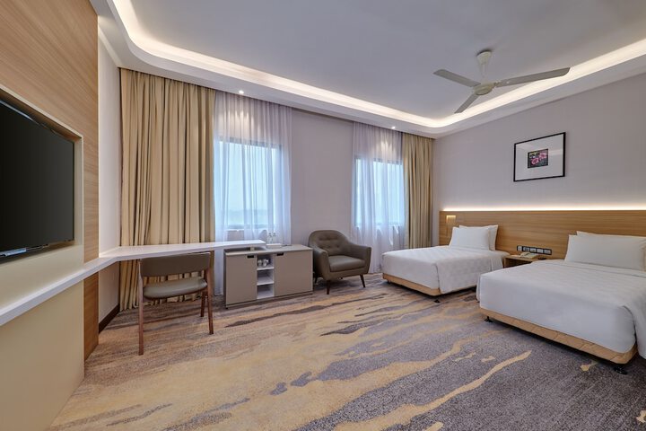 Room 11 of 35