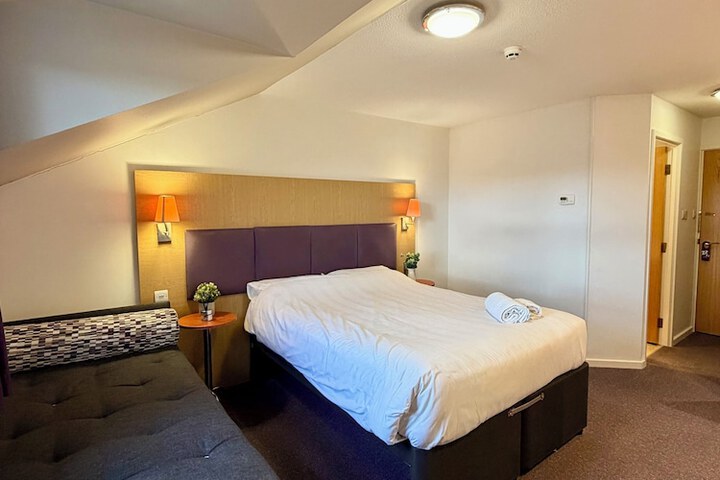 Room 13 of 29