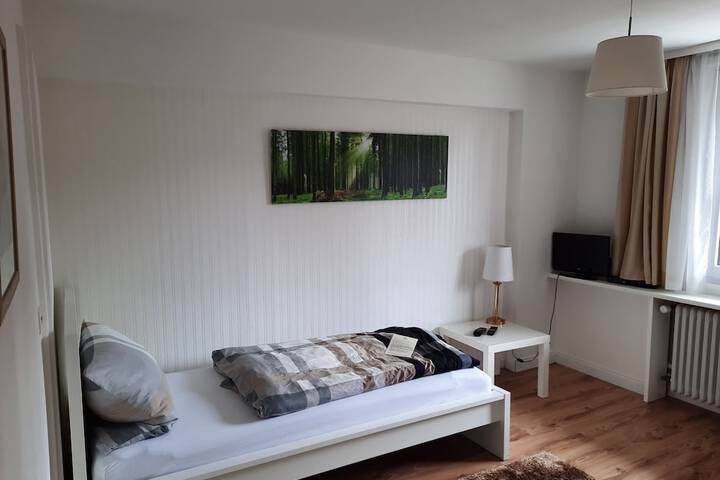 Room 4 of 39