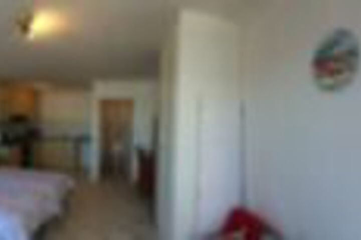 Room 11 of 16