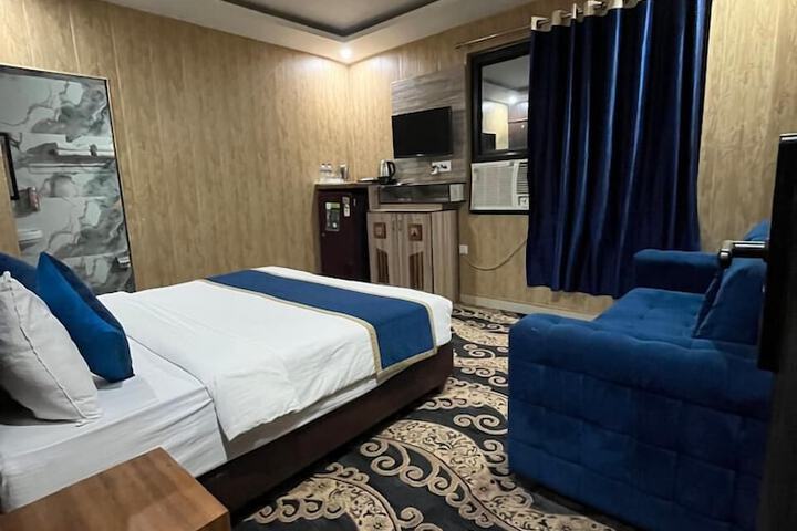 Room 12 of 92