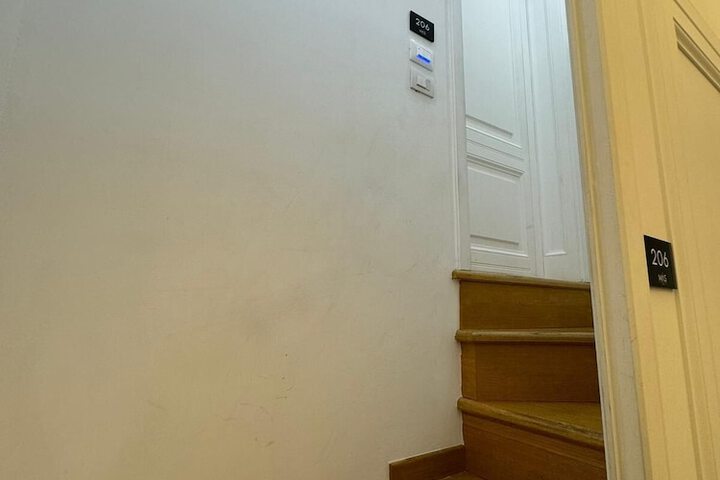 Room 34 of 59