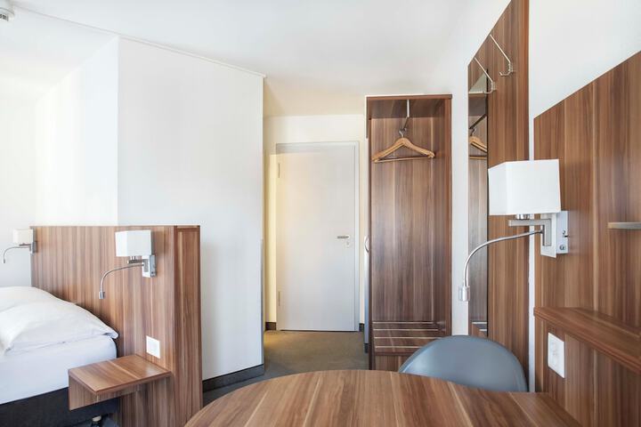 Room 8 of 45