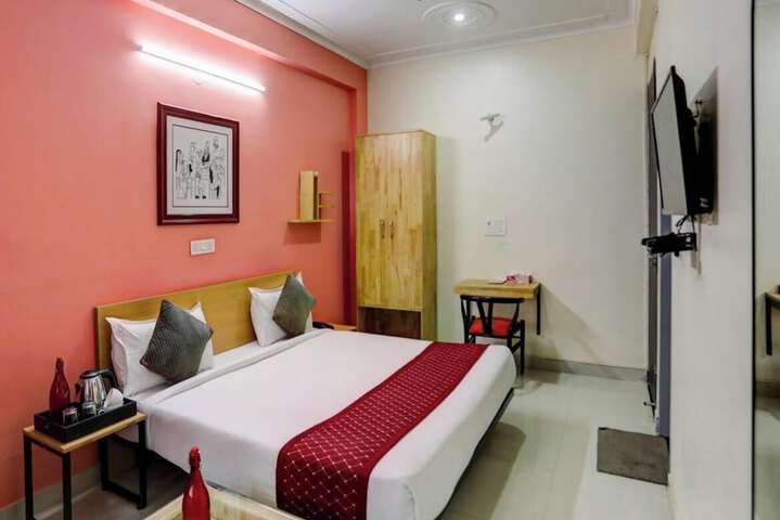 Room 3 of 18