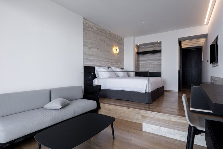 Room 5 of 62