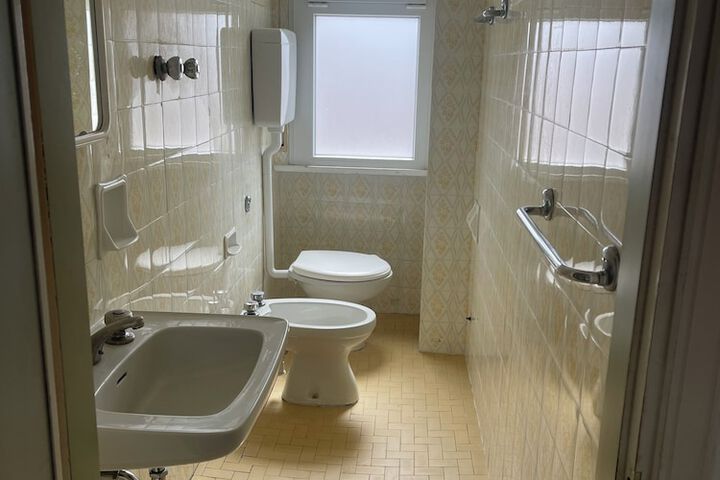 Room 16 of 31