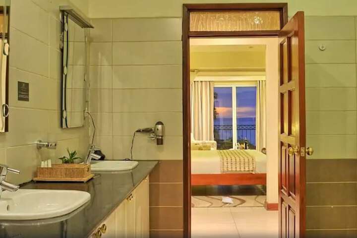 Room 49 of 68