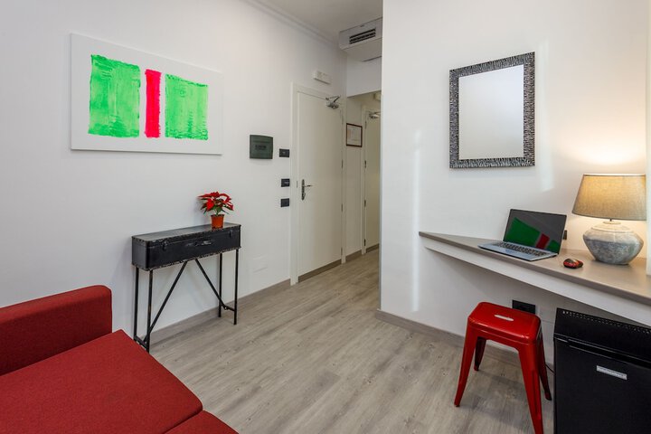 Room 5 of 63