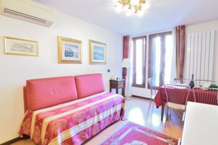 Room 48 of 53