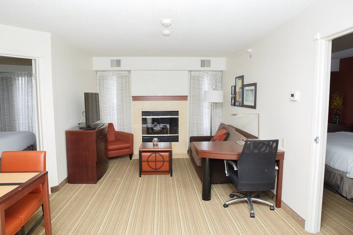 1 King Bed Suite (4 of 12)