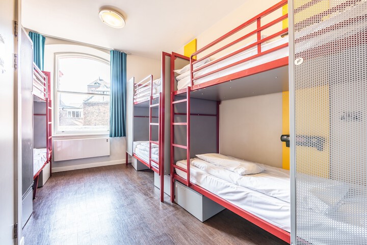 Room 18 of 45