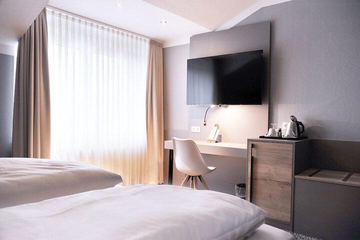 Room 7 of 39