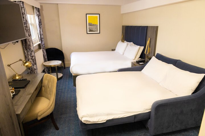 Room 73 of 249
