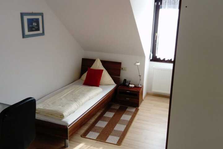 Room 1 of 2