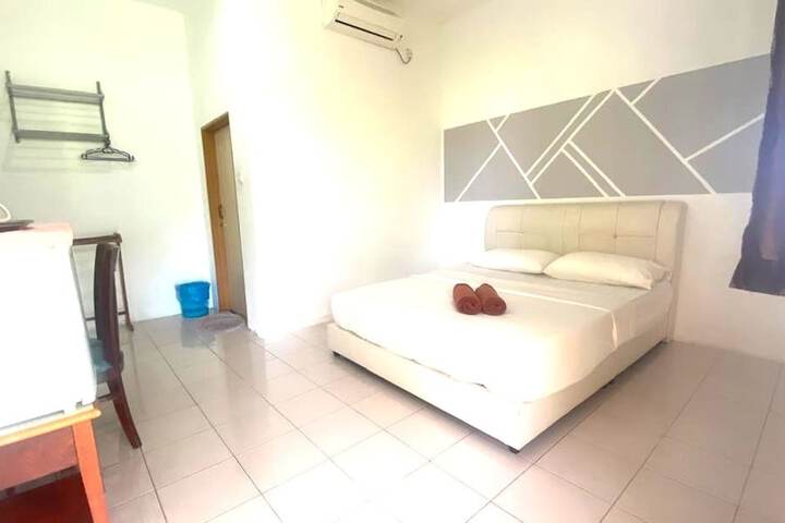 Room 8 of 34