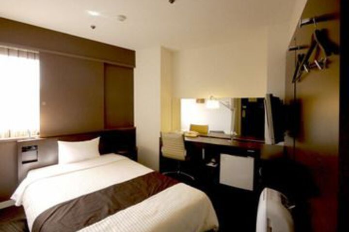 Room 6 of 31