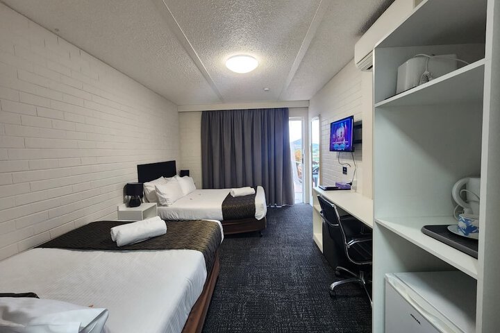 Room 42 of 46