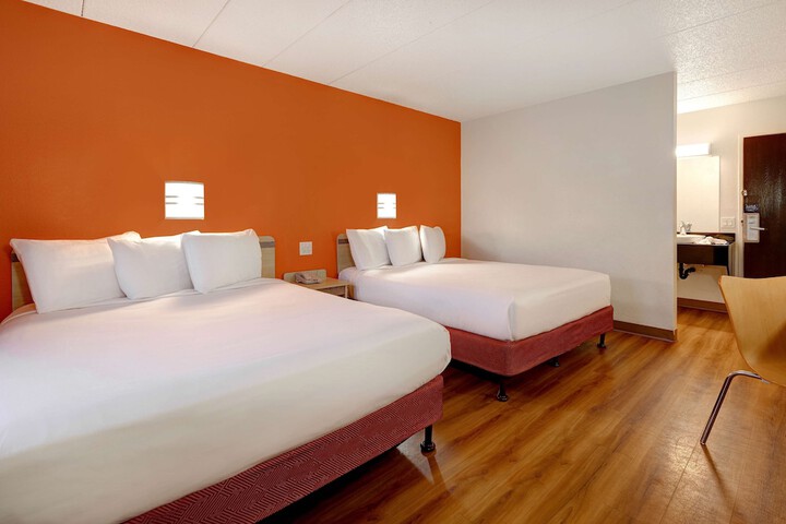 Room 6 of 25