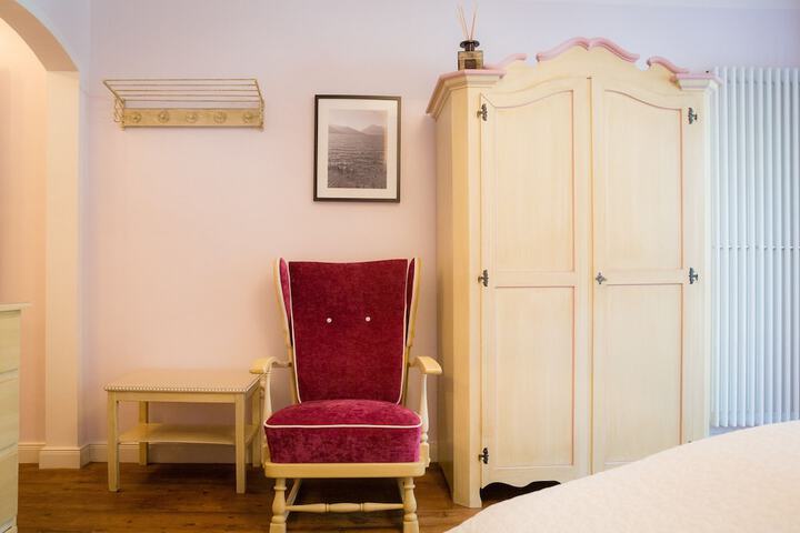 Room 16 of 123