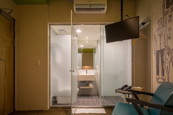 Room 74 of 108