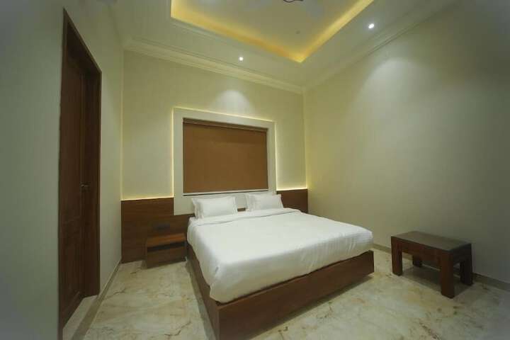 Room 3 of 19