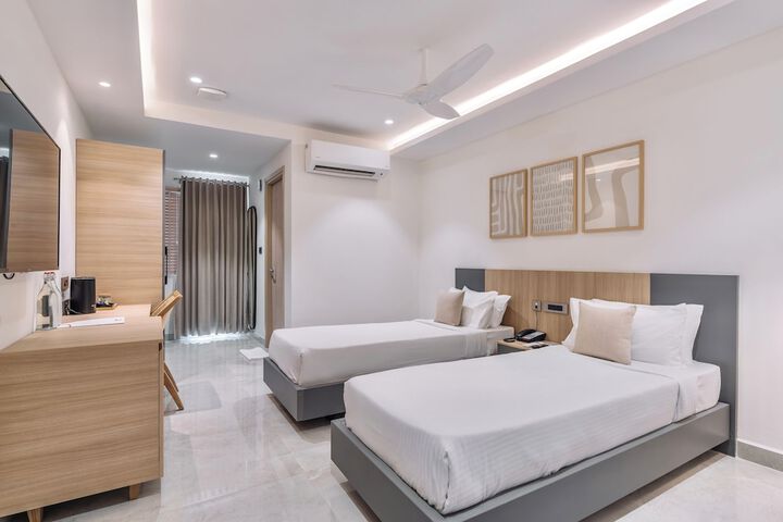 Room 14 of 40