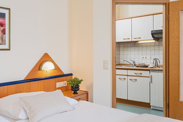 Room 17 of 106