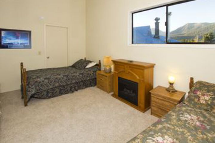 Room 5 of 13