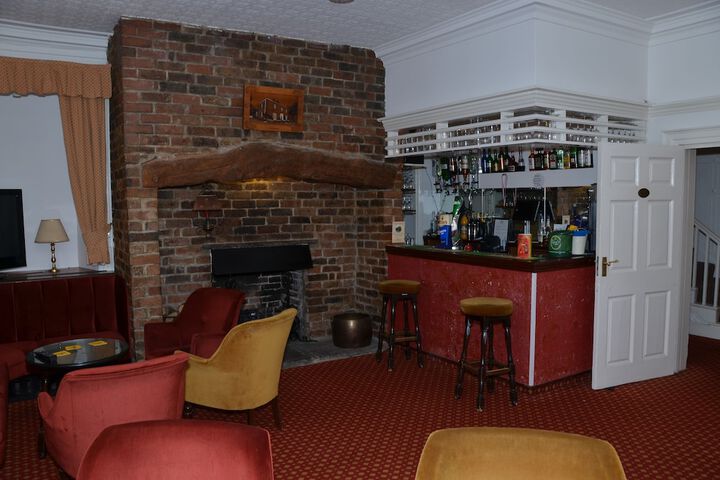 Lounge 47 of 67