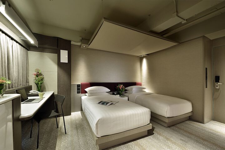 Room 10 of 70