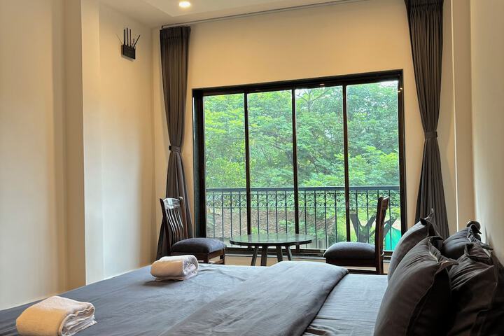 Room 10 of 26