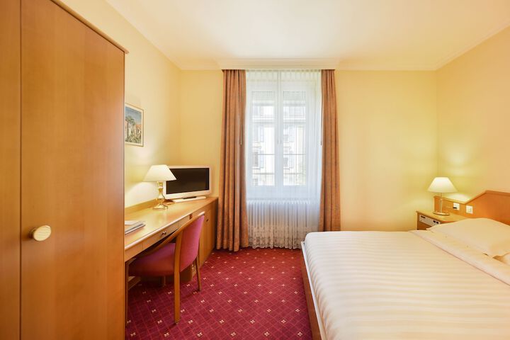 Room 31 of 65