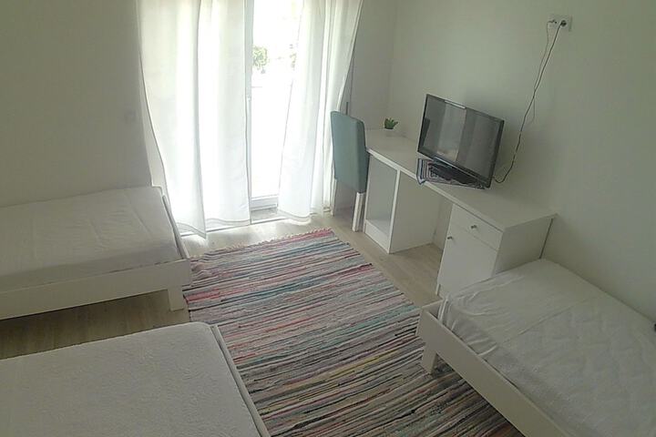 Room 8 of 39