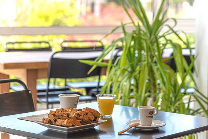 Breakfast area