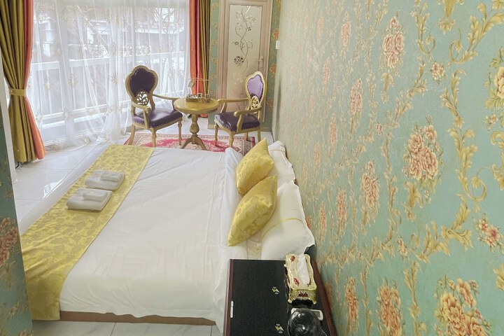 Room 54 of 185