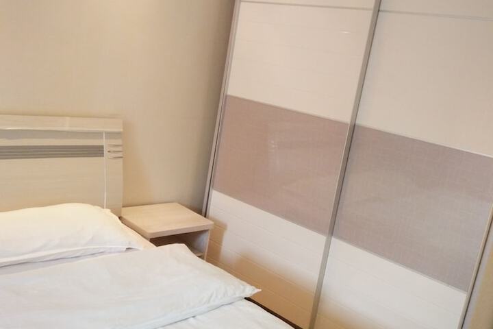 Room 13 of 68