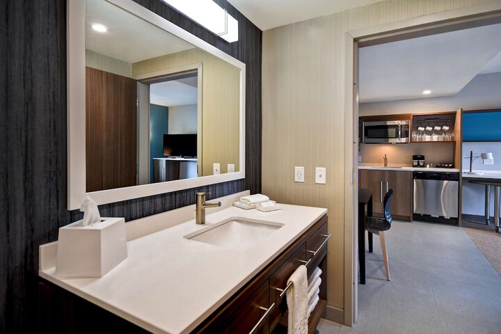 1 Queen Hearing Accessible Studio Suite (1 of 12)
