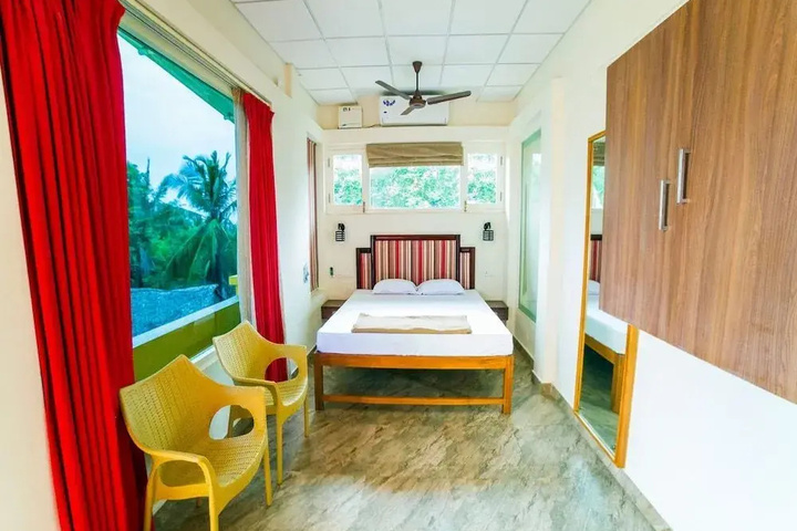 Room 3 of 23