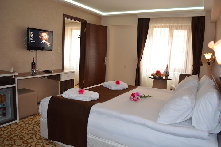 Room 6 of 23