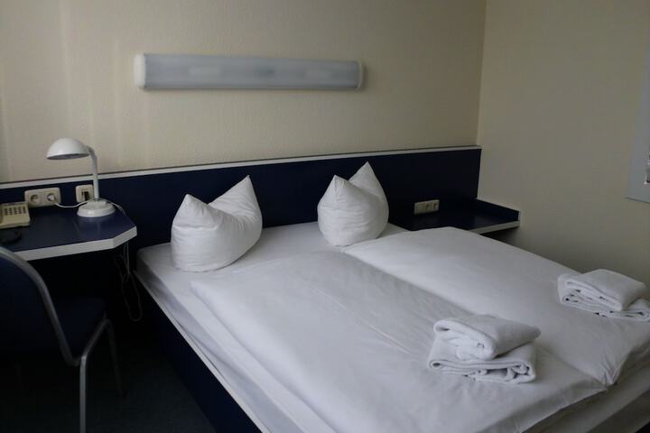 Room 4 of 11
