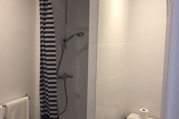 Room 35 of 42