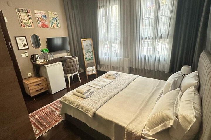 Room 5 of 36